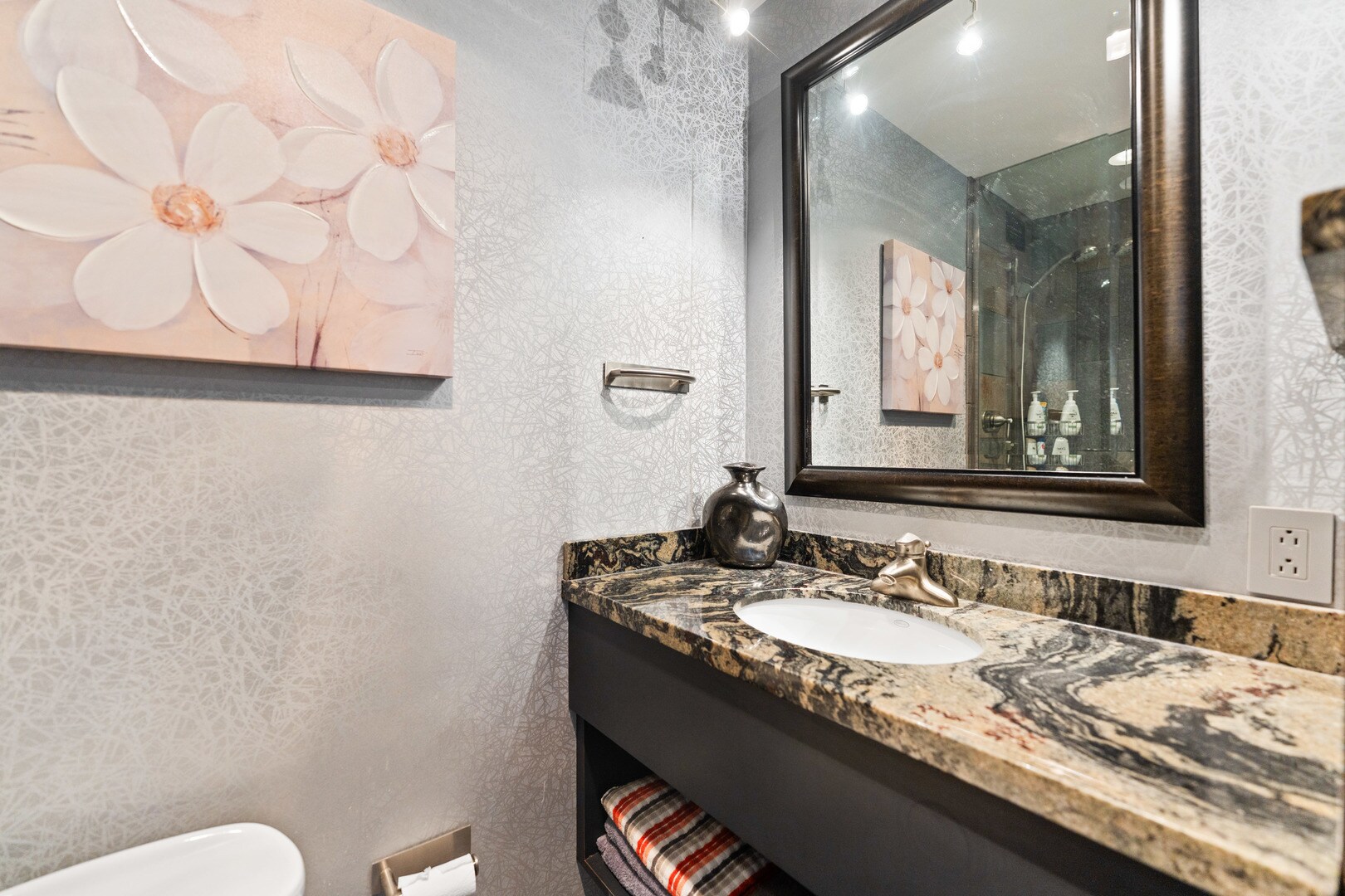 Building Photo - 1560 N Sandburg Terrace