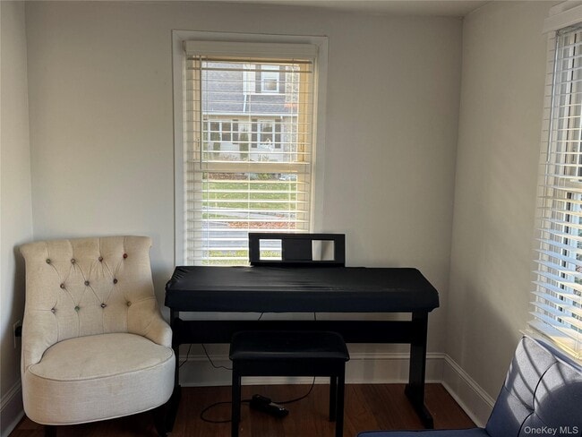 Building Photo - 76 Chestnut Ave