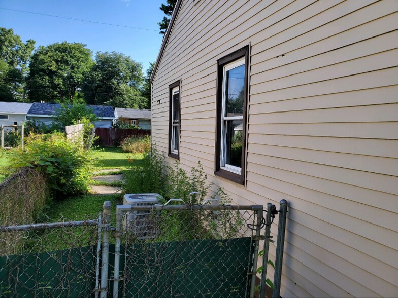 Building Photo - 2925 Colorado Ave