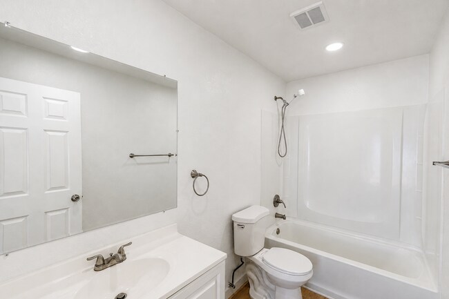 Building Photo - 12549 Lasselle St