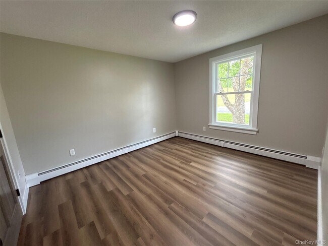 Building Photo - 173 S Amenia Rd