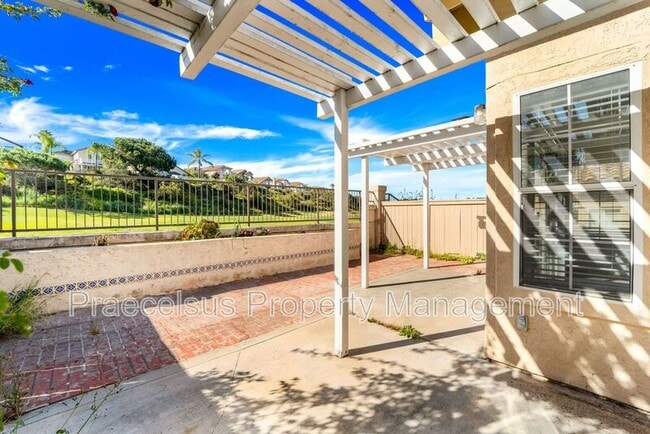 Building Photo - 2394-A Greenbriar Dr