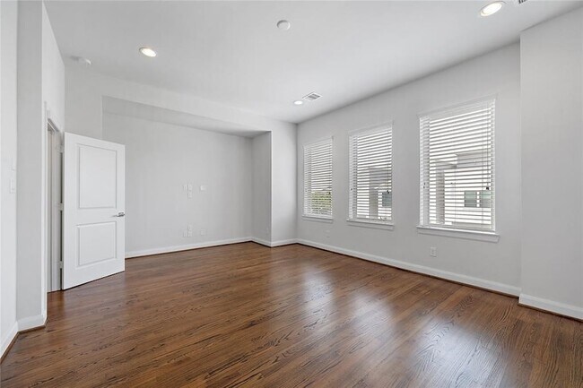 Building Photo - 4213 Schuler St