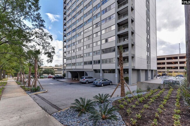 Building Photo - SP177