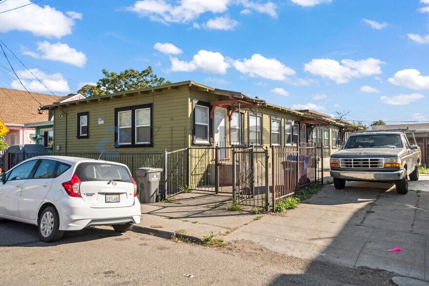 Building Photo - Unit