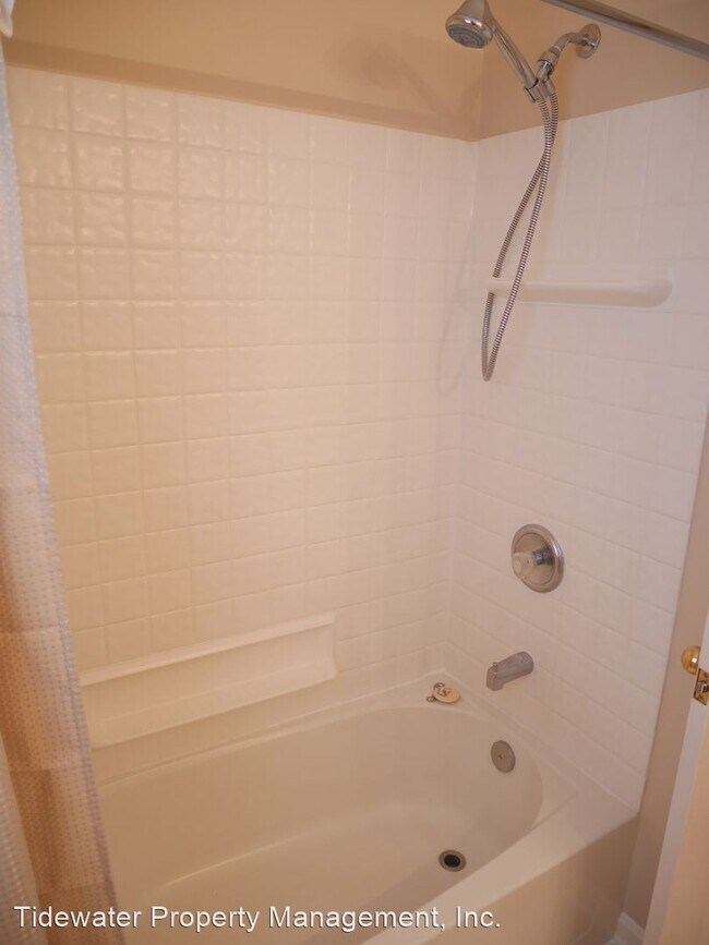 Building Photo - 2 br, 1 bath House - 2743 Rutland Rd Apt 1