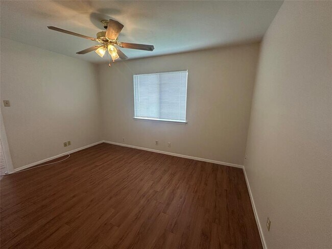 Building Photo - 8703 Piney Point Dr