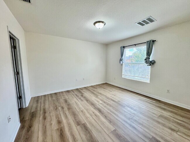 Building Photo - Gated community Charming 3-Bedroom Rental Home with amazing clubhouse in Tampa, FL!   NEW LUXURY ...