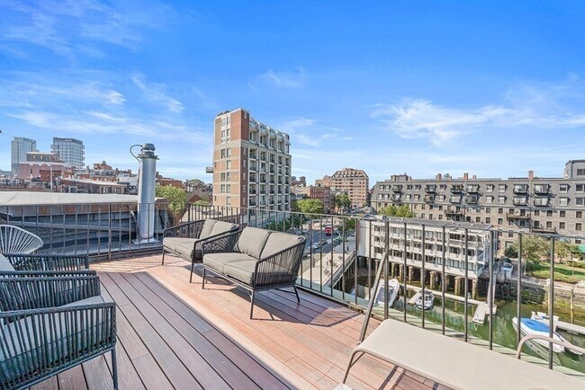 Building Photo - 33 Commercial Wharf