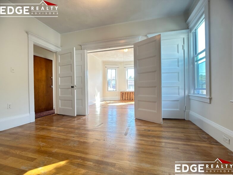 Building Photo - 80 Fairbanks St