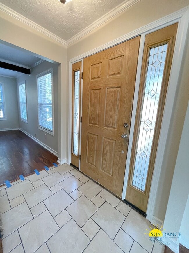 Building Photo - Spacious 4-Bedroom Home Minutes from Eglin AFB with a great home gym!