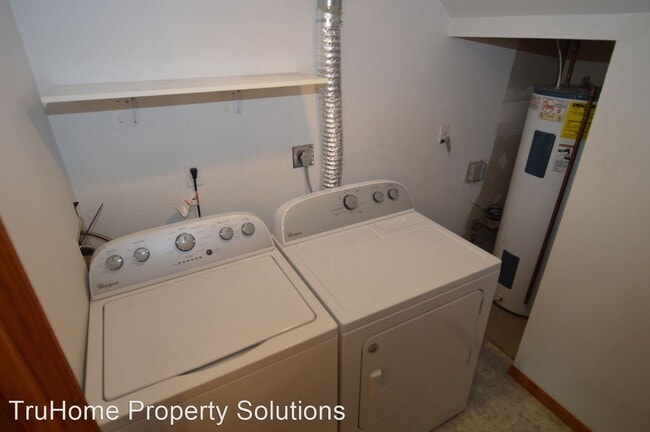 Building Photo - 3 br, 2.5 bath House - 2144 Knightsbridge ...