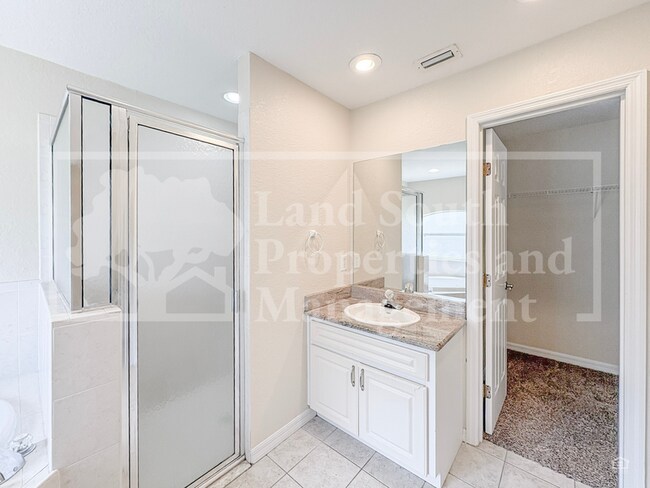 Building Photo - 1031 Hidden Ct