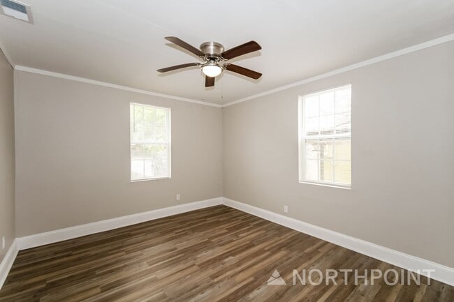 Building Photo - Irresistible Single Family Home | 3 BR/2BA | In Jacksonville