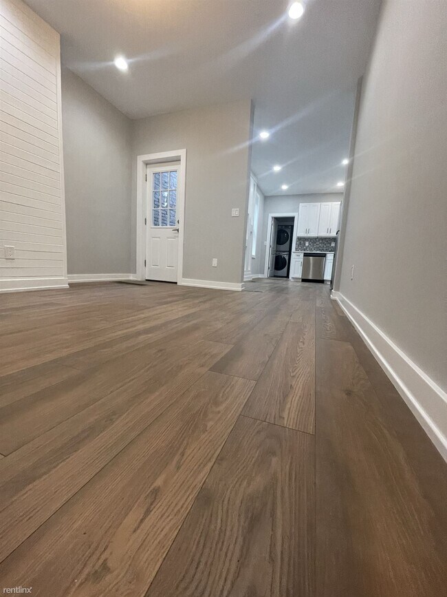 Building Photo - 1 br, 1 bath Duplex - 168 Green Lane Level 1