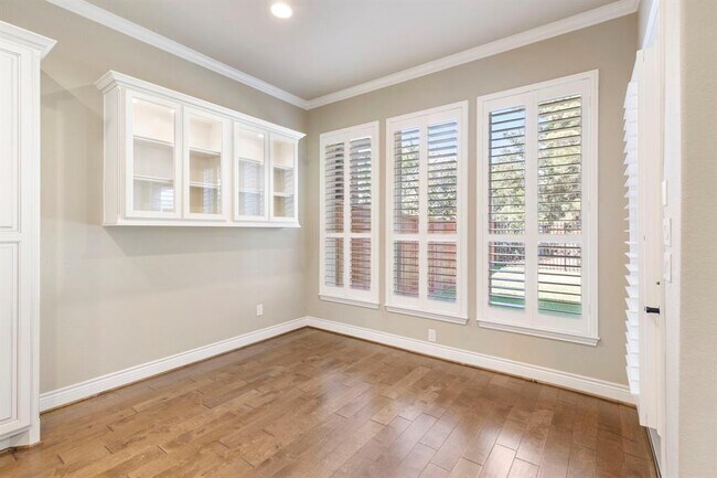 Building Photo - 19 Jonquil Pl