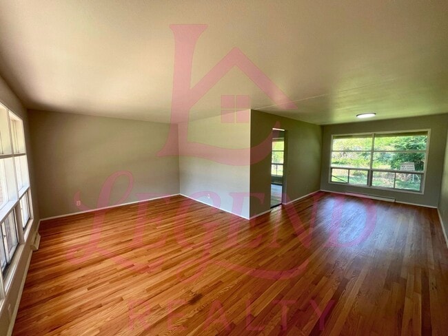 Building Photo - Spacious & Charming 3-Bedroom, 2-Bath Home...