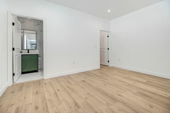 Building Photo - 5624 Raber St