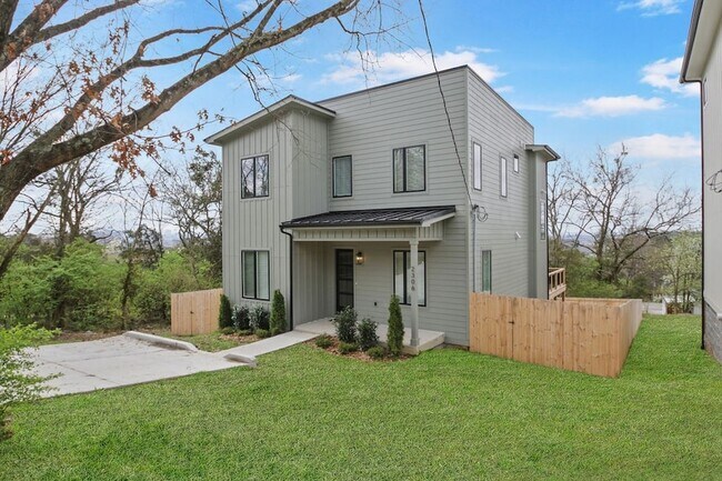 Building Photo - 2306 Ilolo St