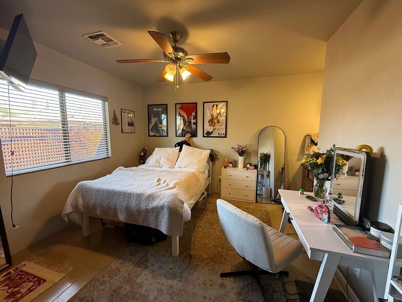 Building Photo - 312 S Cherry Ave