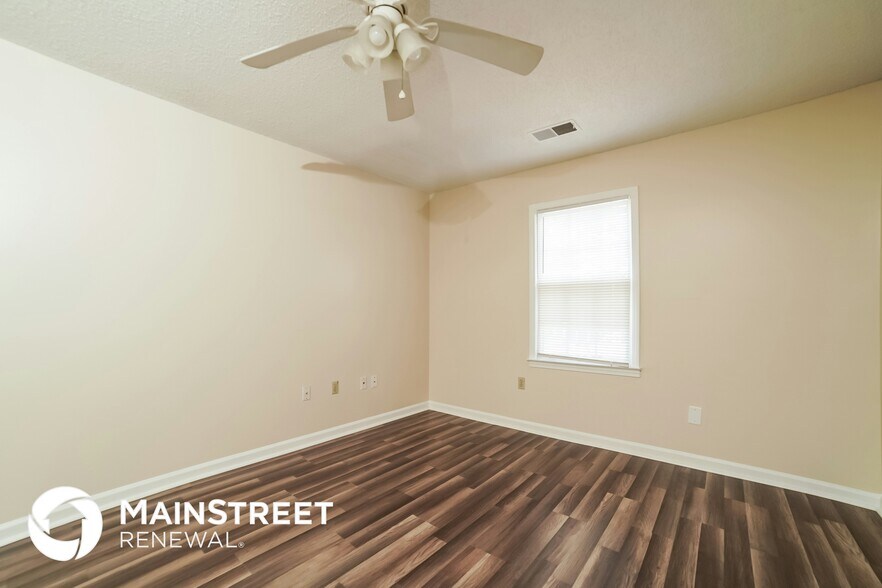 Building Photo - 2834 Lanthorn Dr