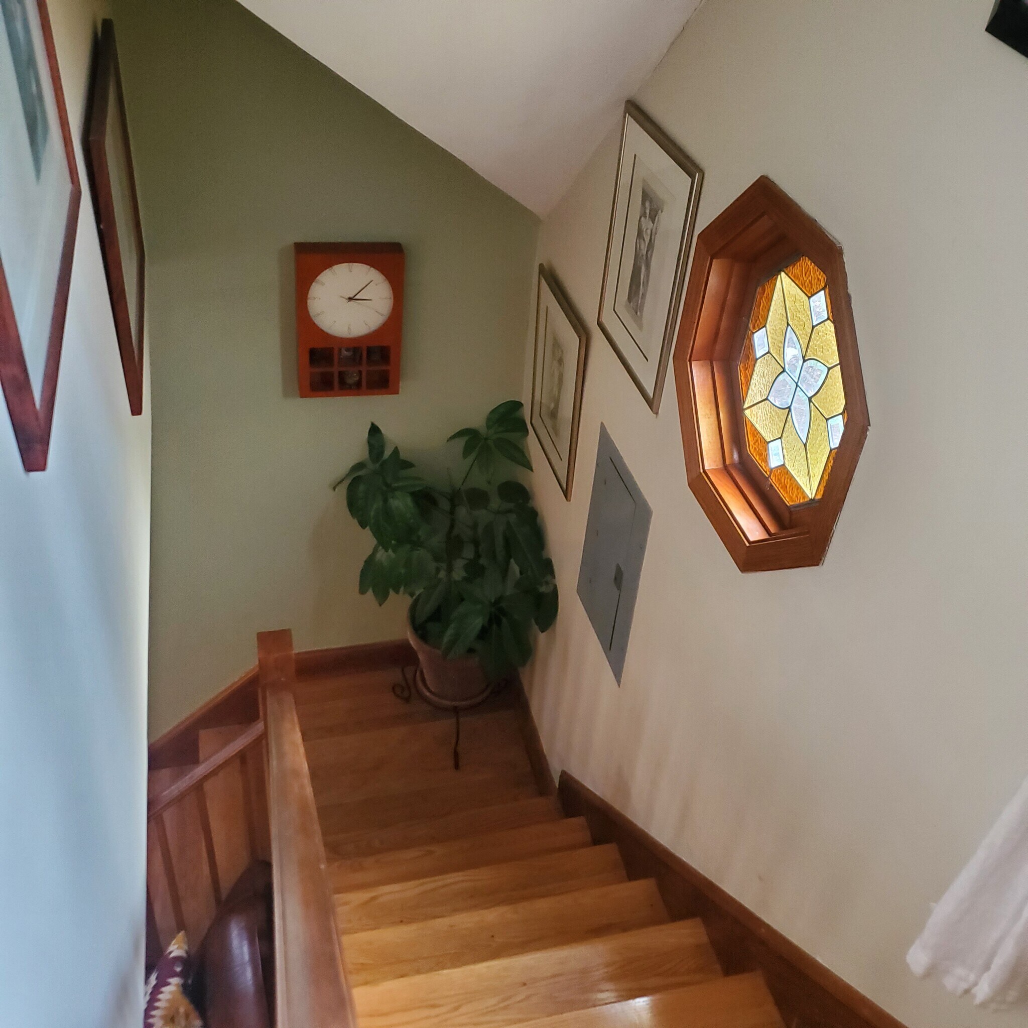 Staircase - 191 Elliot St