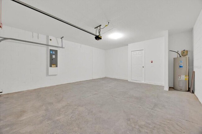 Building Photo - 16475 Happy Eagle Dr