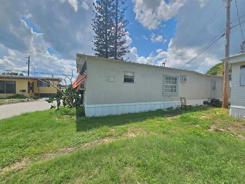 Building Photo - 920 Boardwalk Ln