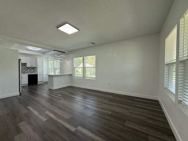 Building Photo - 823 Madison St