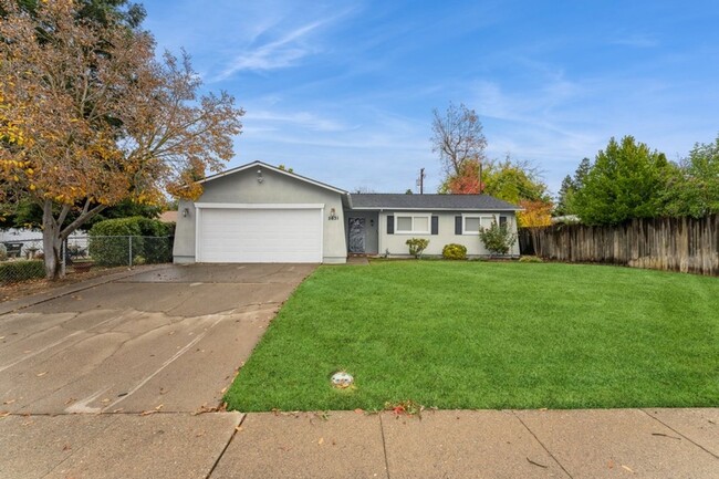 Building Photo - Gorgeous Home in Carmichael!