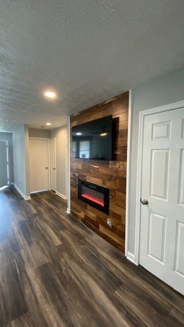 Building Photo - Newly Renovated Duplex for Rent