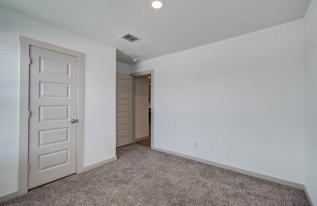 Building Photo - 14543 Rain Tree Dr