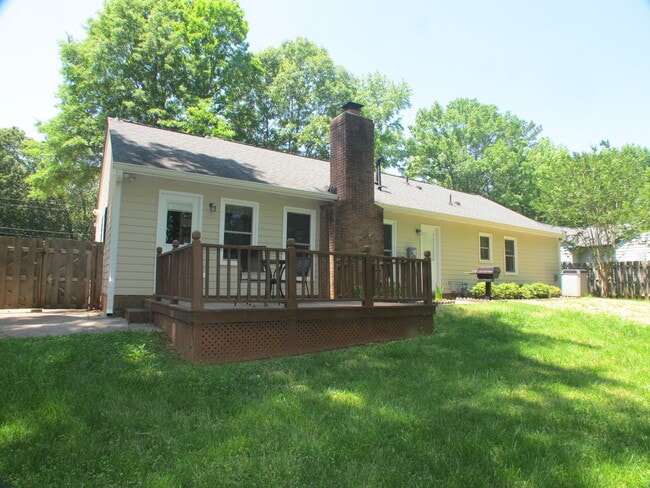 Building Photo - Pristine, 3 bedroom, 2 bath ranch style home located in Sardis Woods!