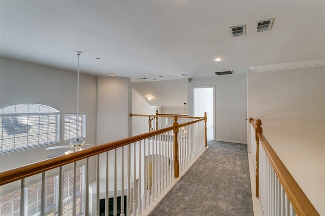 Building Photo - 511 Poplar Ln