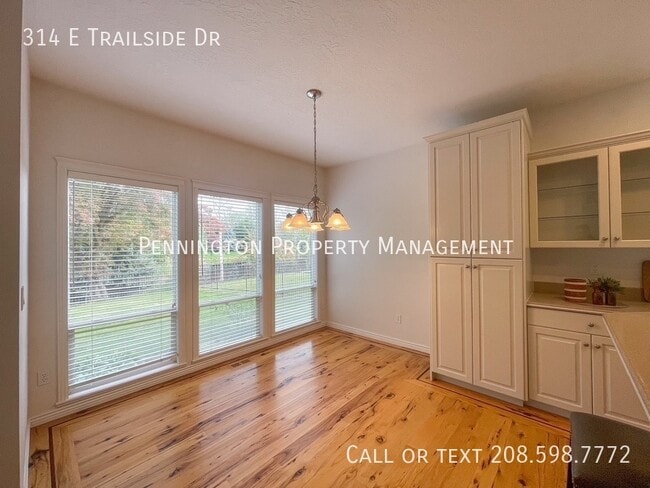 Building Photo - 314 E Trailside Dr