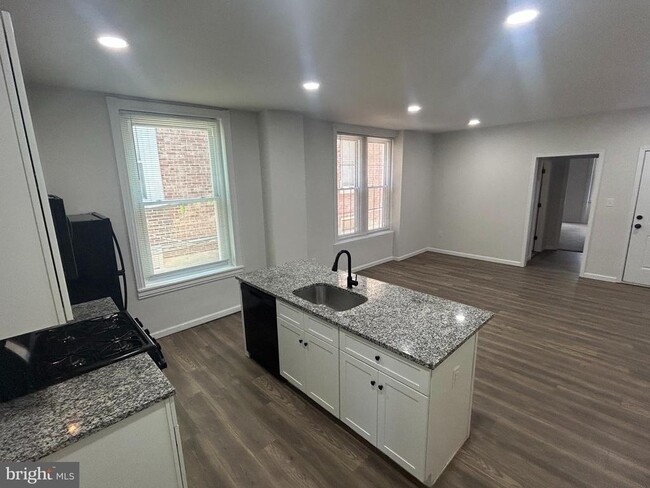 Building Photo - 127 Haws Ave