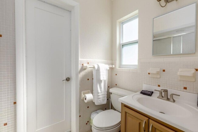 Building Photo - 16114 5th St E