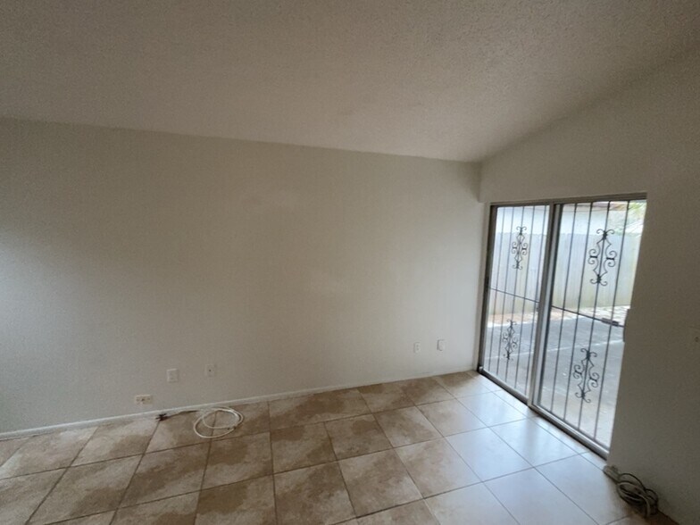 Building Photo - 2468 Atrium Cir