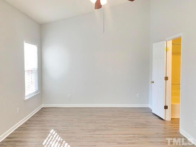 Building Photo - Charming 4 bedroom Ranch in Raleigh!