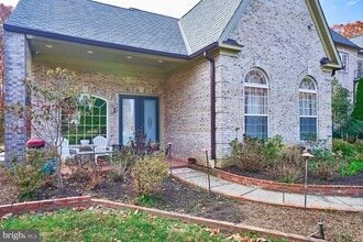 Building Photo - 12815 Braddock Rd