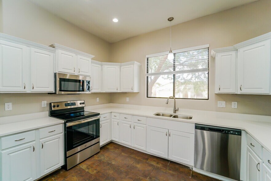 Building Photo - 7380 E Poinciana Pl