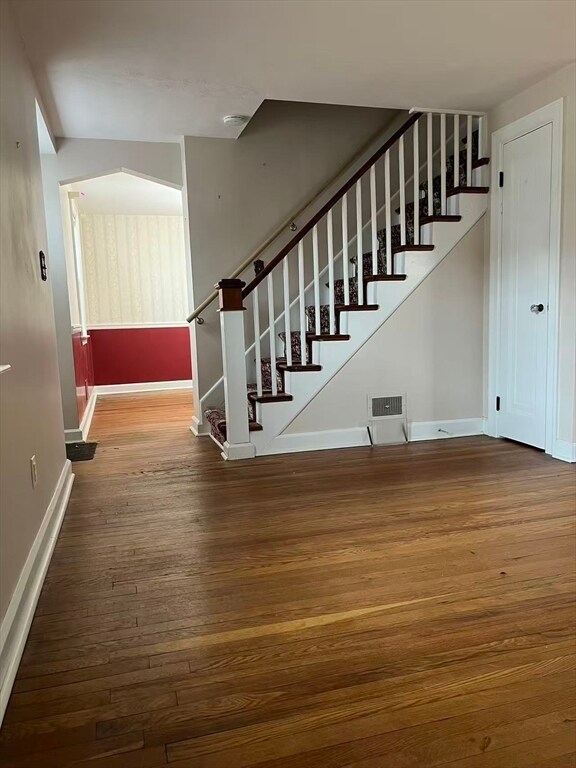 Building Photo - 28 Webb St