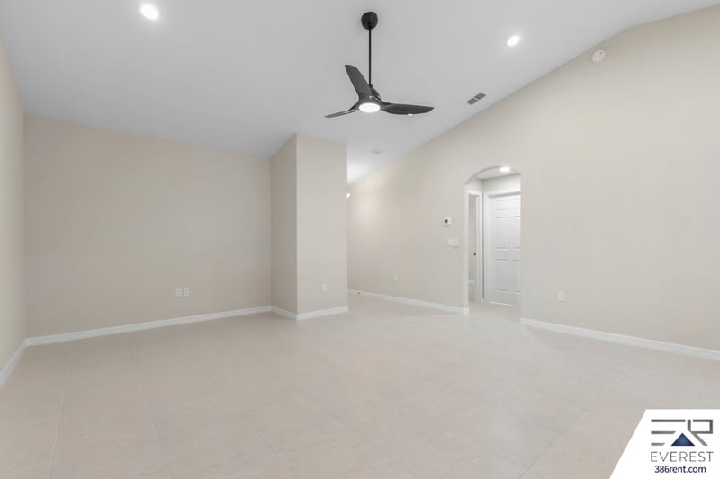 Building Photo - 12 Llovera Pl
