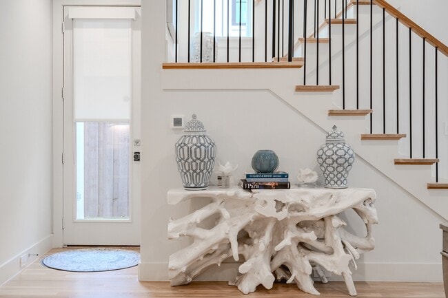 Building Photo - 4551 Fairway Ave