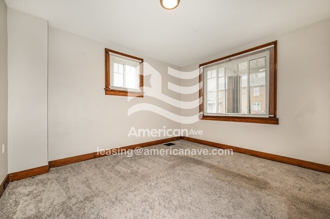 Building Photo - 726 Grandview Ave