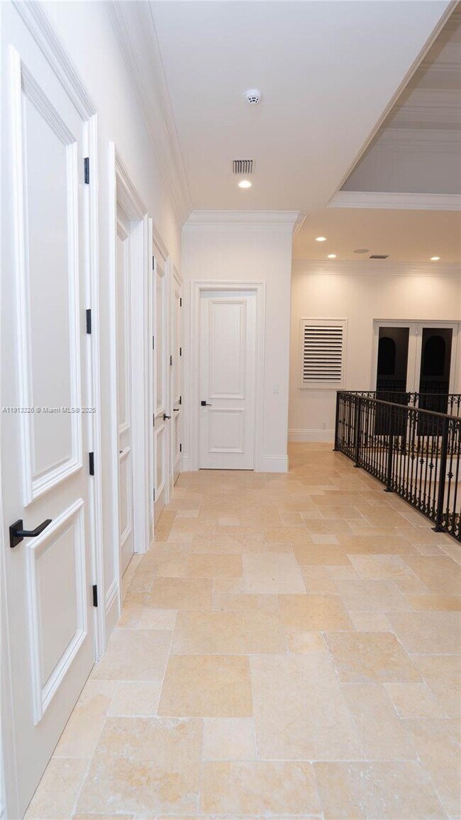 Building Photo - 959 Eve St