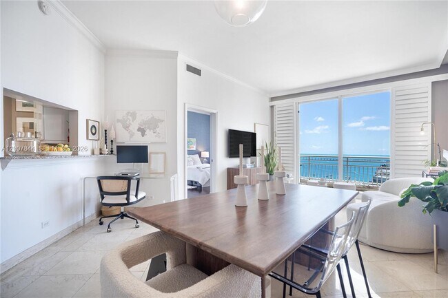 Building Photo - 888 Brickell Key Dr