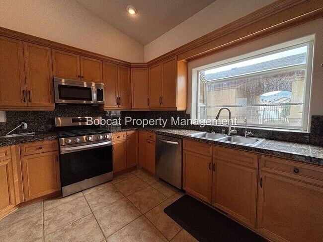 Building Photo - 963 Ranchview Cir