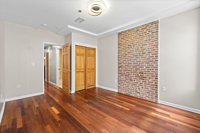 Building Photo - 508 Grand St
