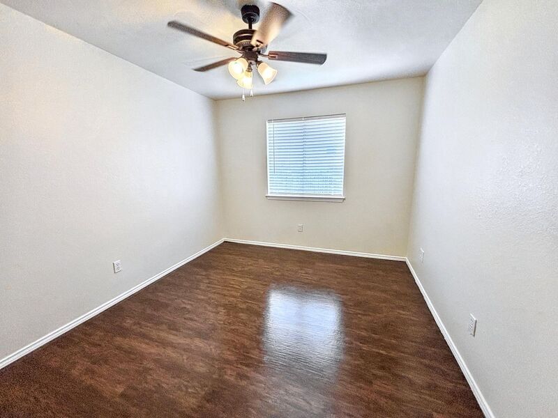 Building Photo - 1502 Sundance Dr